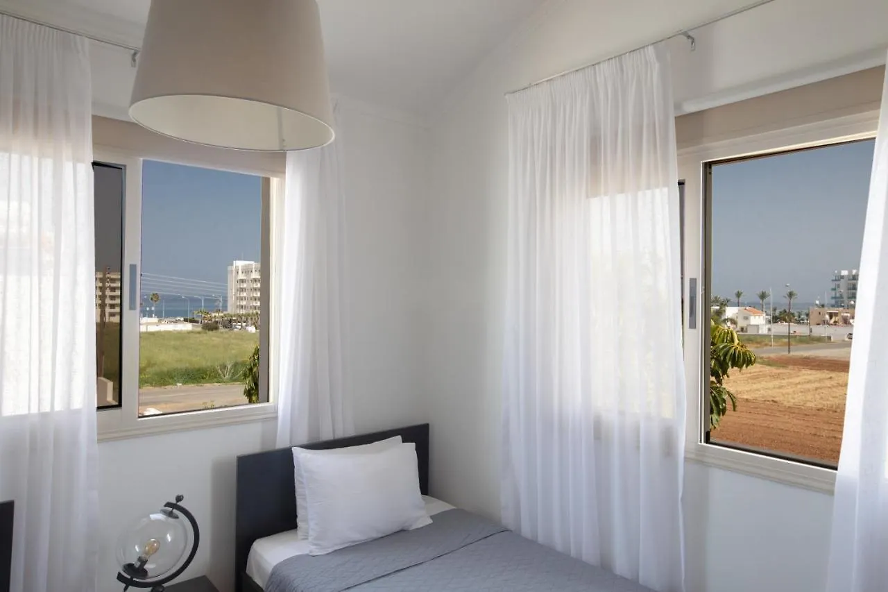 Tonia Seaview Villas Protaras 0*,