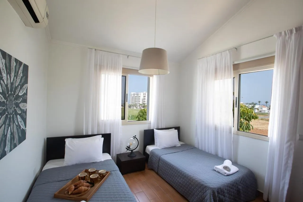 Tonia Seaview Villas Protaras