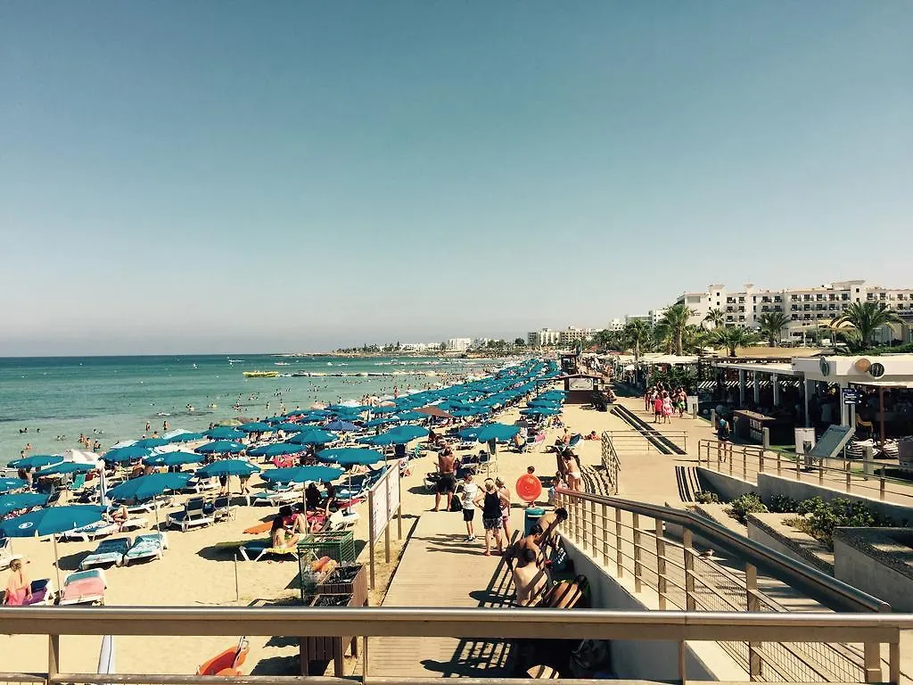 Tonia Seaview Villas Protaras